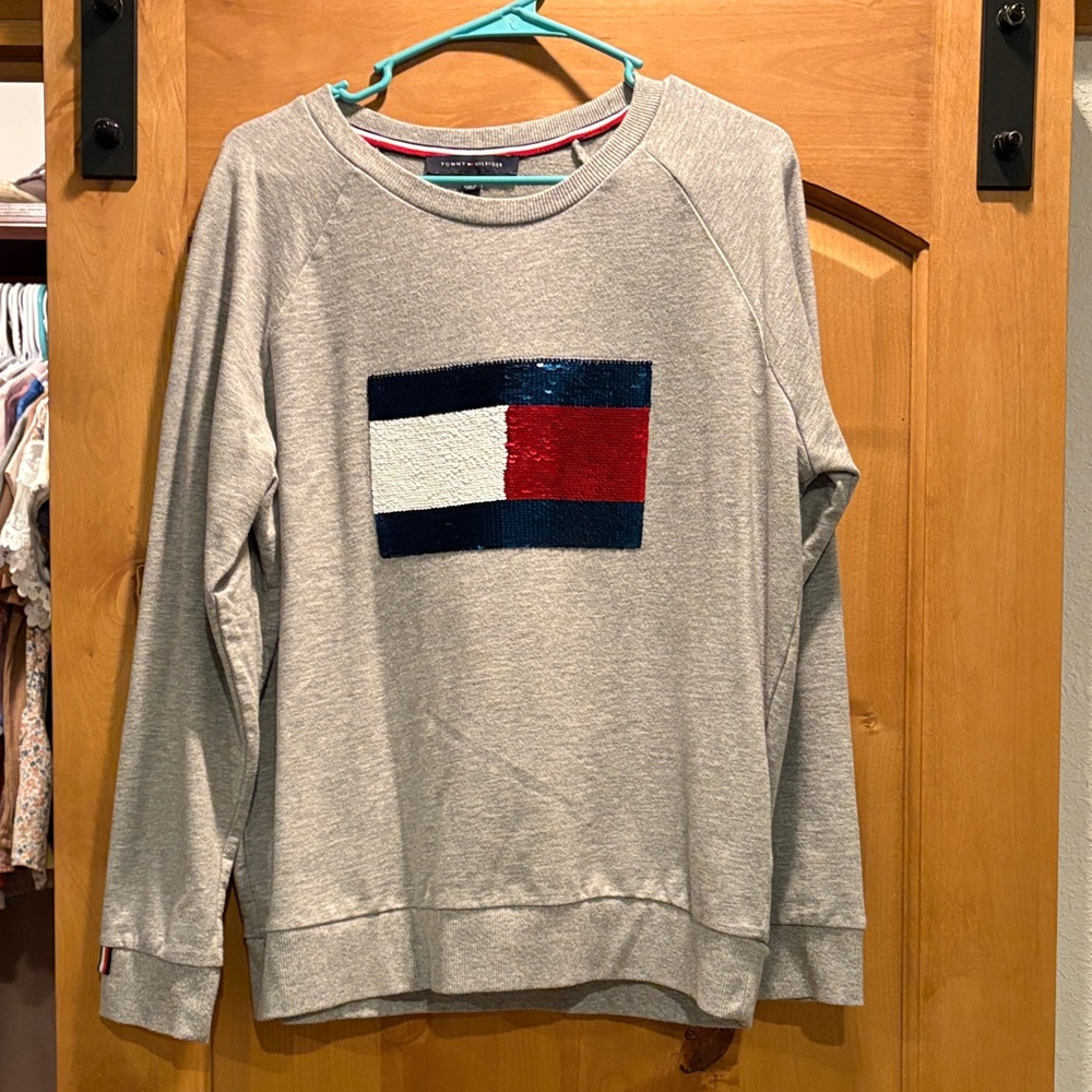 Tommy Hilfiger Gray Crewneck Sweater with Flag Design